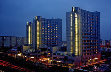 City Hotel Berlin East: Vista exterior