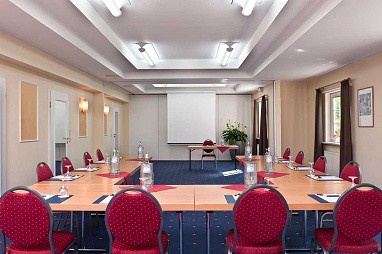 Tryp by Wyndham Munich North: Meeting Room