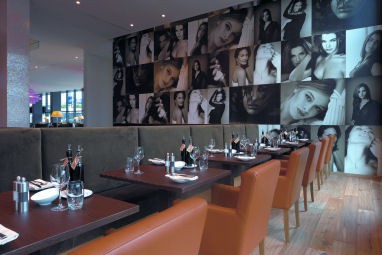 Radisson Blu Hotel Zurich Airport: Restaurante