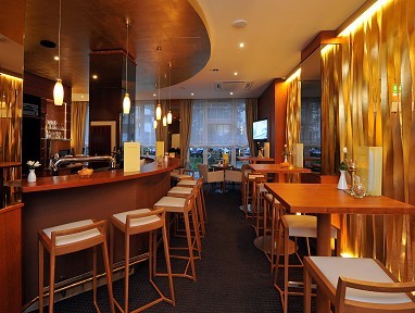 BEST WESTERN PLUS Delta Park Hotel: Bar/Salón