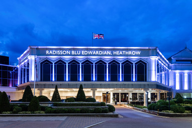 Radisson Blu Edwardian Heathrow Hotel: Vista exterior