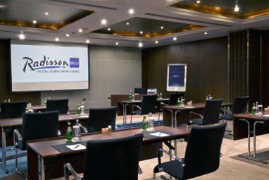 Radisson Blu Hotel Dubai Deira Creek: Sala de conferencia